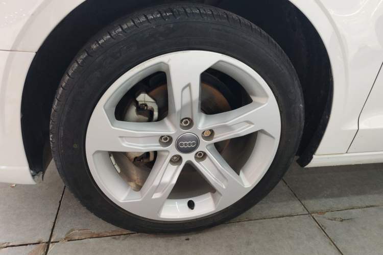 Used Audi A3 2020 Restyled Limousine 35 TFSI Ambition Version China VI Left Front Wheel Hub