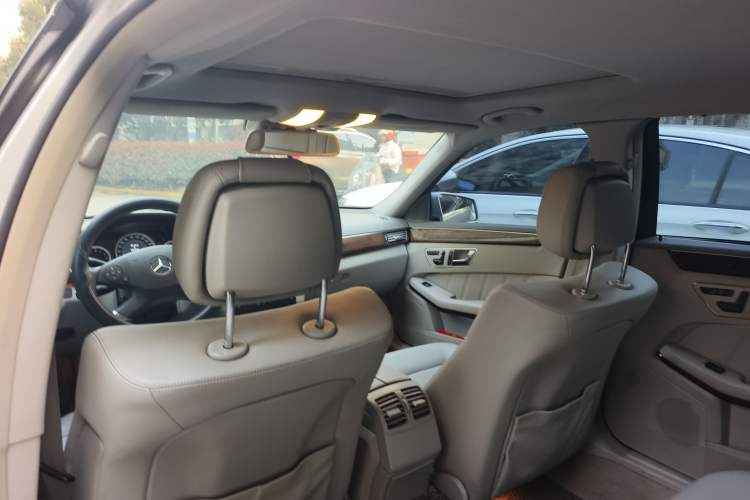 Used Mercedes-Benz E-Class 2011 E 200 L CGI Elegant Model
