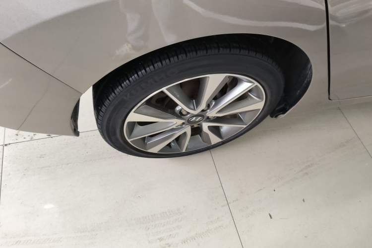 Used Hyundai Elantra (5th Generation / Langdong) 2015 1.6L Automatic Leading Model