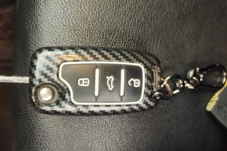 Used Volkswagen Sagitar 2014 Revised Version 1.4TSI Automatic Luxury Edition
