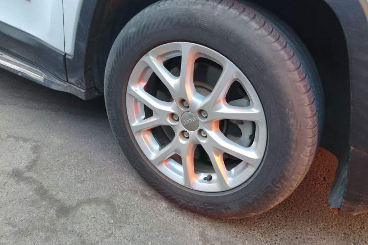 Used Jeep Cherokee 2016 2.4L Leading Smart Version