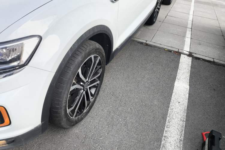 Used Volkswagen T-ROC 2021 280TSI DSG Two-Wheel Drive Comfort Connect Edition