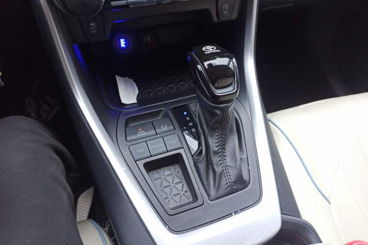 Used Toyota Wildlander 2024 2.0L CVT Two-Wheel Drive Leading Edition