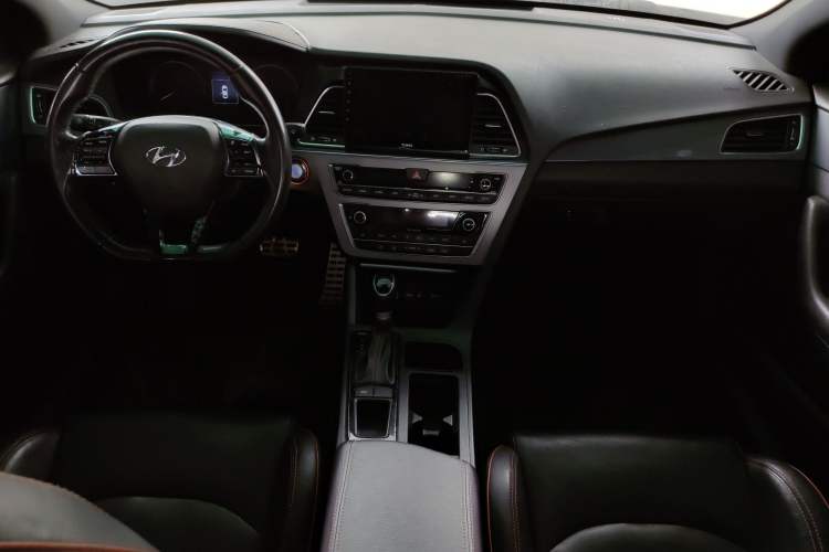 Used Hyundai Sonata 2015 1.6T GLS Smart Model Center Console