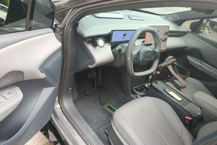 Used Lynk & Co Z20 2025 530 km Range Rear-Wheel Drive Max Driver Seat