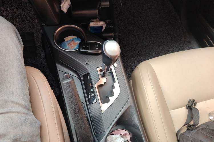 Used Toyota RAV4 2013 2.5L Automatic 4x4 Elite Edition Gear Lever