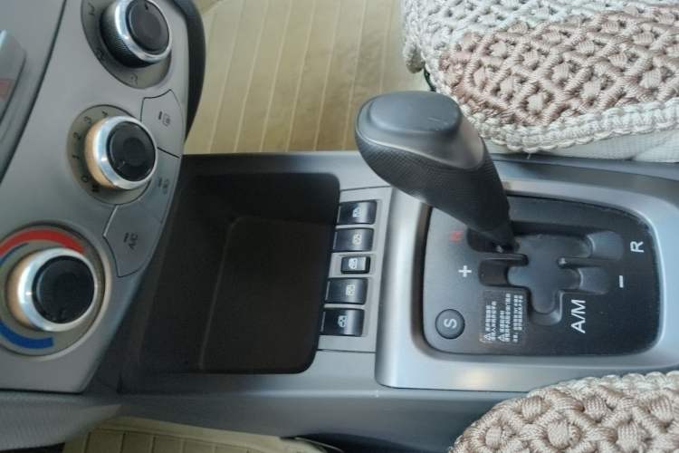 Used Chevrolet Sail 2013 Sedan 1.4L AMT Enjoy Edition Gear Lever