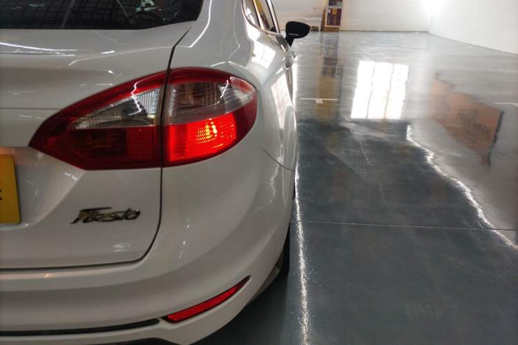 Used Ford Fiesta 2013 Sedan 1.5L Manual Fashion Edition