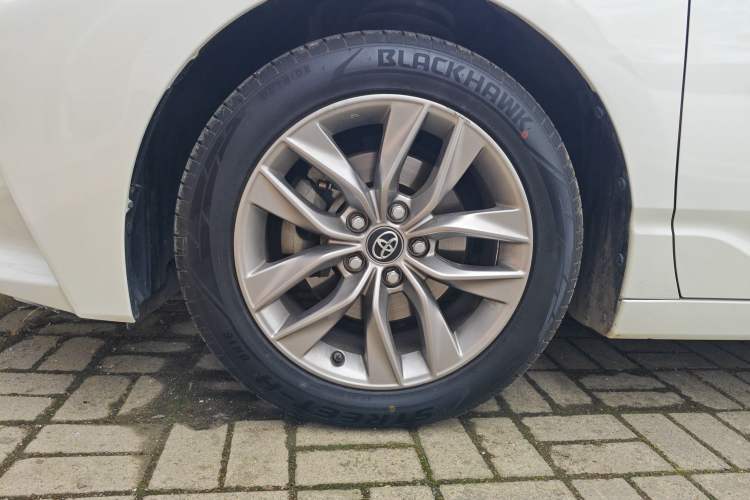 Used Toyota Avalon 2021 2.5L Luxury Edition Left Front Wheel Hub