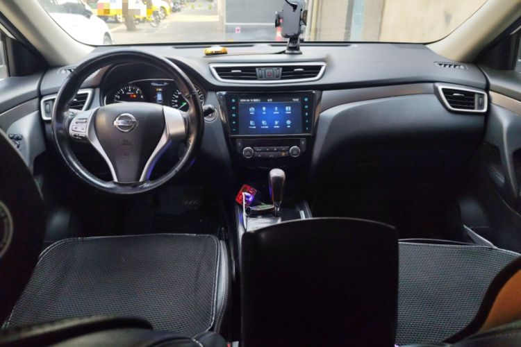 Used Nissan X-Trail 2014 2.0L CVT Comfort Edition 2WD Center Console