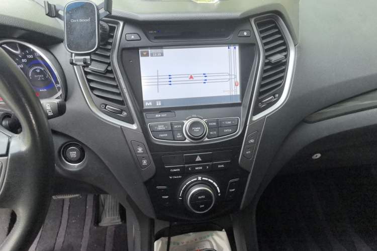 Used Hyundai Santa Fe 2013 Revised Version 2.4L Automatic All-Wheel Drive Smart Type
