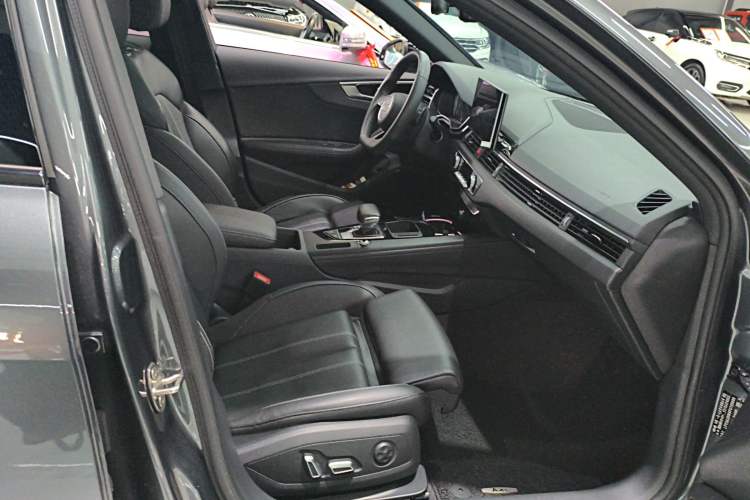 Used Audi A4L 2024 40 TFSI Luxury Dynamic Edition