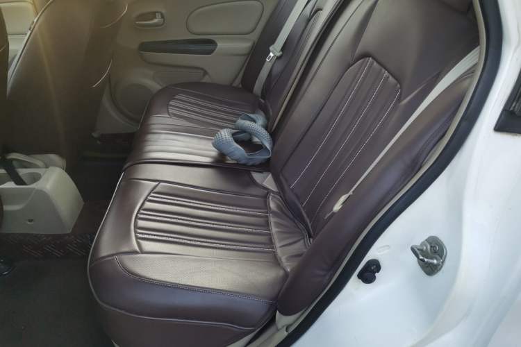 Used Venucia D50 2013 1.6L Automatic Fashion Edition
