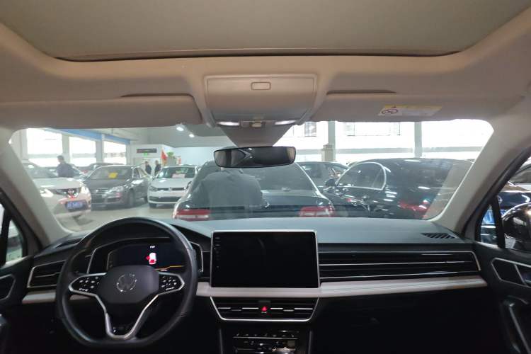 Used Volkswagen Tiguan L 2023 330TSI Automatic Two-Wheel Drive R-Line Enjoyment Edition
