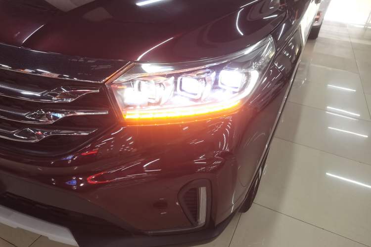 Used GAC Trumpchi GS4 2019 270T Automatic Two-Wheel Drive Luxury Smart Connectivity Model Left Front Headlight