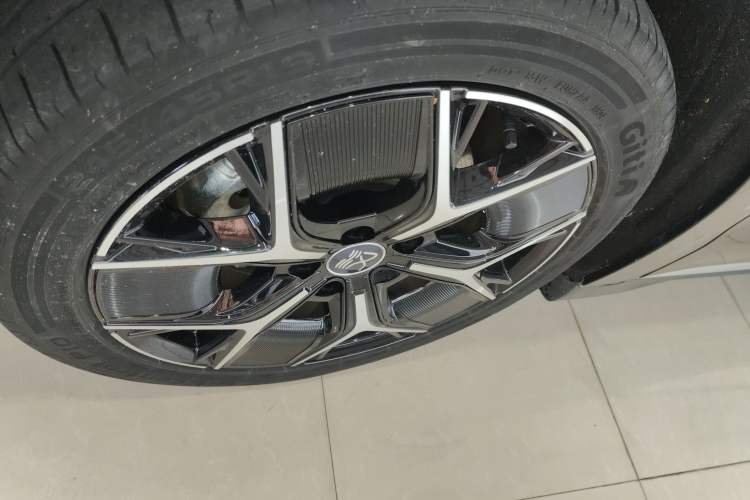 Used BYD Han 2024 EV Glory Edition 605KM Front-Wheel-Drive Premium Model