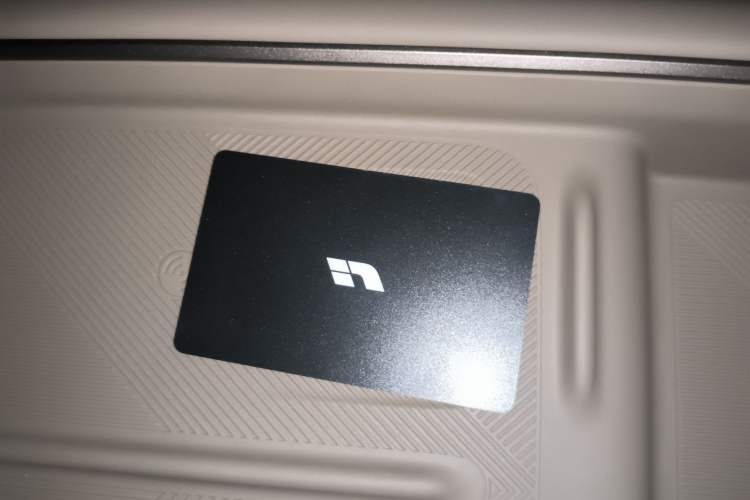 Used Li Auto i6 2025 Model Two-Wheel-Drive Standard Type Vehicle Key