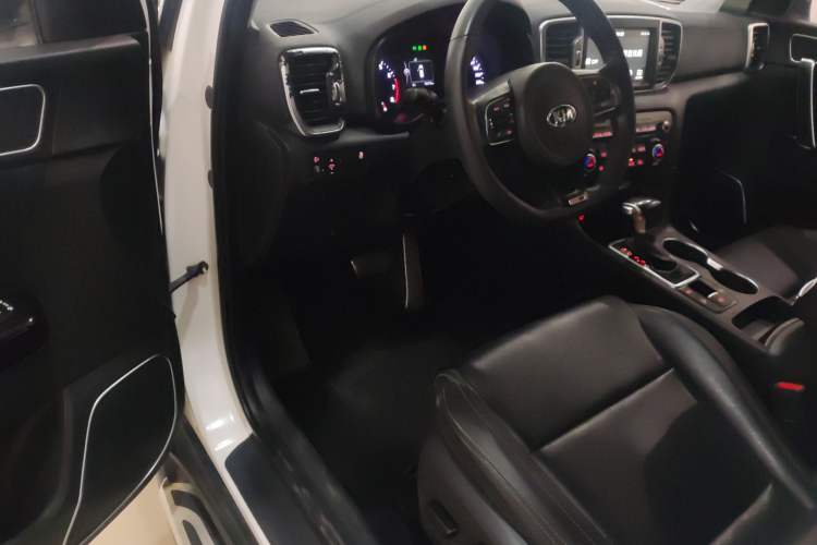 Used Kia KX5 2017 1.6T Automatic Two-Wheel Drive 15th Anniversary Special Edition DLX