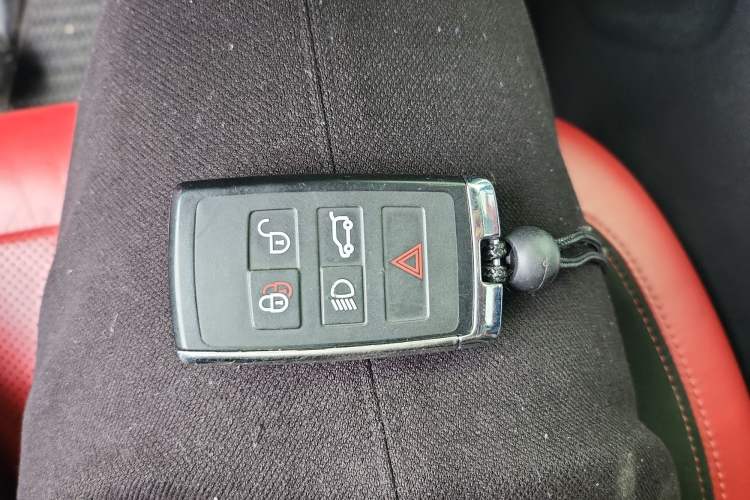 Used Land Rover Range Sport 2021 3.0 L6 YAO Black Edition Vehicle Key