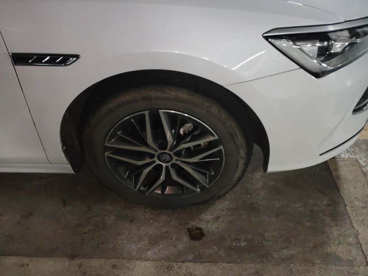 BYD Qin PLUS 2024 HONOR Edition DM-i 120KM Beyond Model — снимка 8
