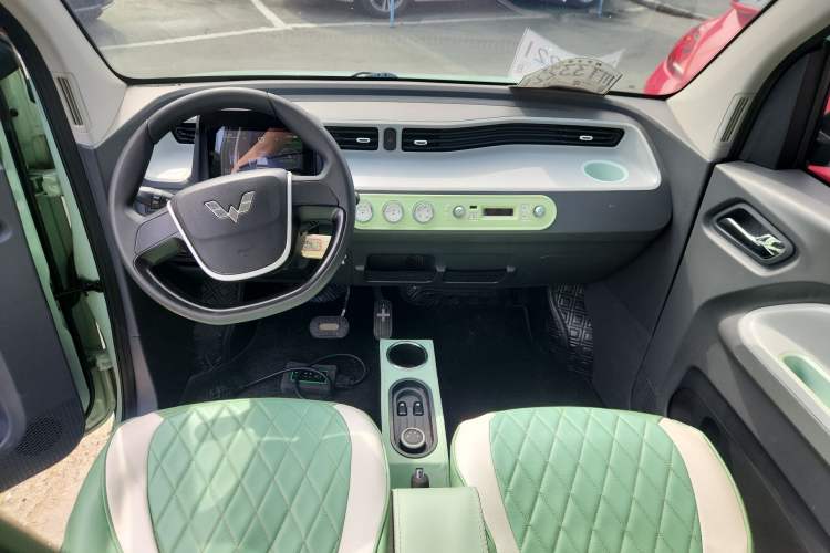 Used Wuling Hongguang MINIEV 2022 Macaron Premium Model – Lithium Ternary Battery
