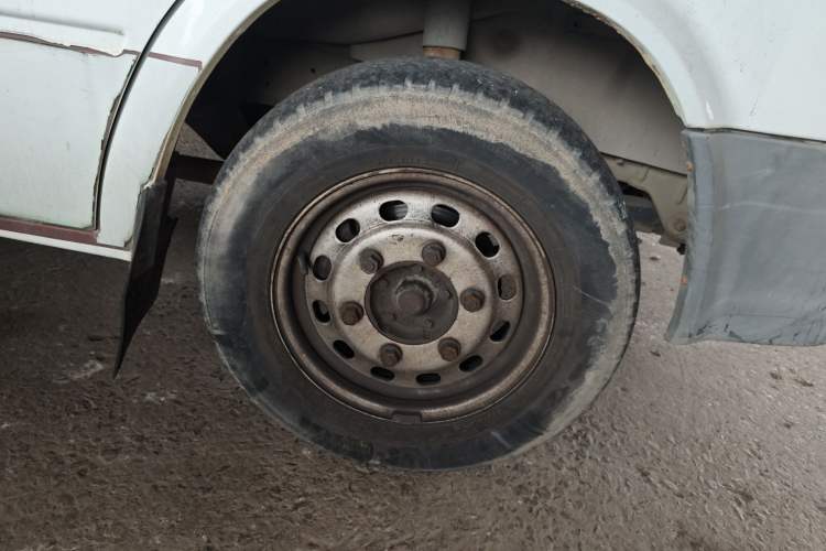 Used Ford Classic Transit 2016 2.8T Diesel Short-Wheelbase 6-Seater Mid-Roof Multifunction Vehicle JX493ZLQ4 Right Front Wheel Hub