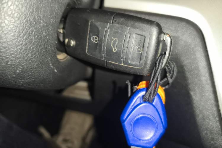 Used Volkswagen Gran Lavida 2015 1.6L Automatic Comfort Edition Vehicle Key