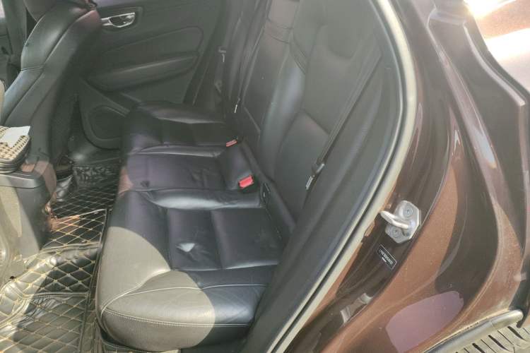 Used Volvo XC60 2019 T5 4x4 Smart Edition China VI Standard