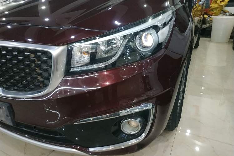 Used Kia Carnival 2015 2.2T Luxury Edition China IV