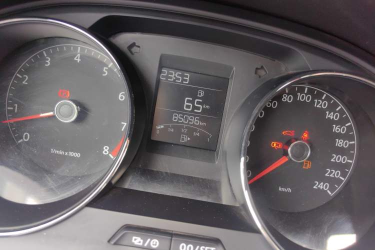 Used Volkswagen Bora 2018 1.5L Manual Fashion Model Odometer Close Up