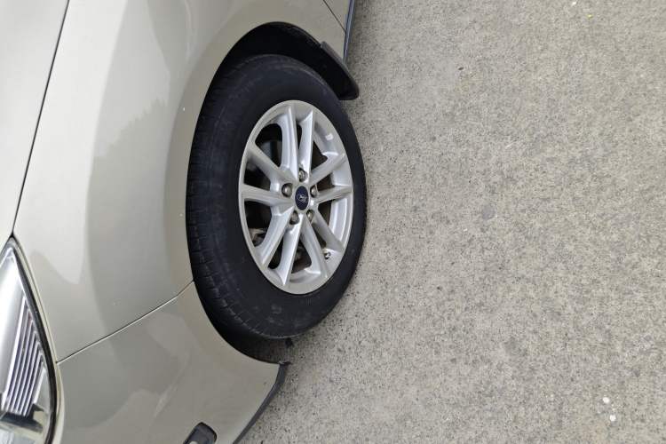 Used Ford Focus 2017 Sedan 1.6L Manual Fashion Edition Smart Drive Version