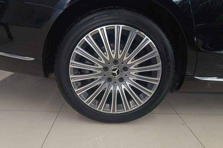 Used Mercedes-Benz E-Class 2020 Restyled E 300 L Exclusive Edition Right Rear Wheel Hub