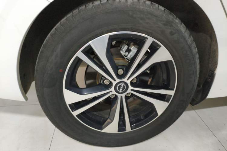 Used Nissan Sylphy 2023 1.6L CVT Enjoyment Edition Exterior 5