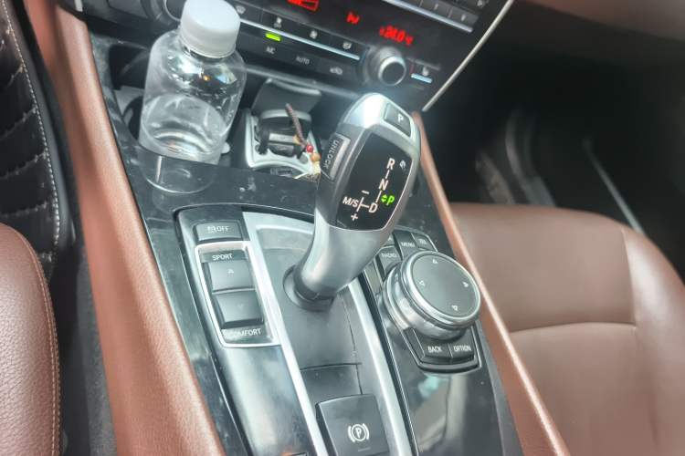 Used BMW 5 Series GT 2015 528i Leading Model
