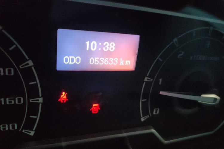 Used SAIC MAXUS Xintu V80 2021 2.0T Manual Classic Aoyuntong Short Wheelbase Mid-Roof 5/6-Seater
