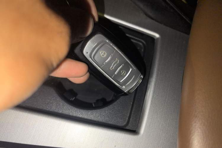 Used Geely Auto Emgrand X7 Sport 2016 1.8TD Automatic ZhiZun Version
