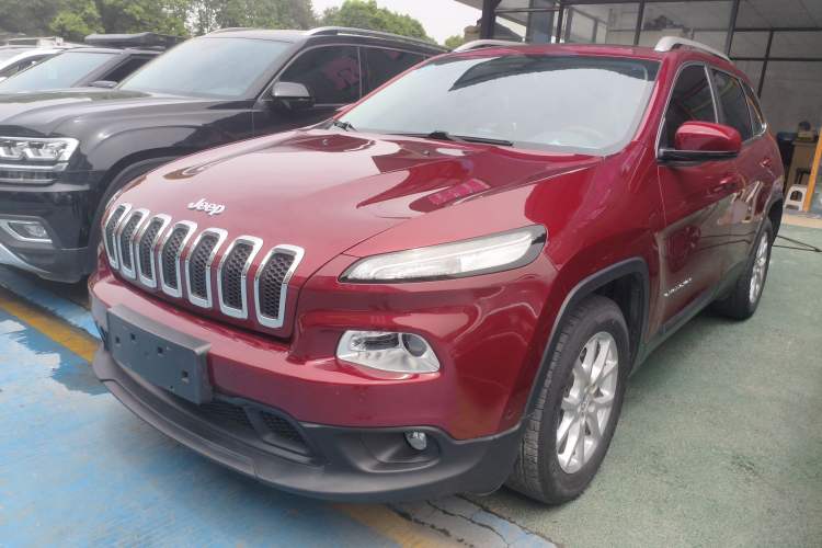 Used Jeep Cherokee 2016 2.0L Superior Edition