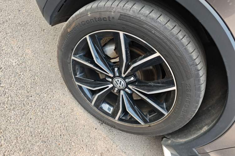 Used Volkswagen Tiguan L 2019 Revised 330TSI Automatic Two-Wheel Drive Smart & Luxury Edition China VI Standard