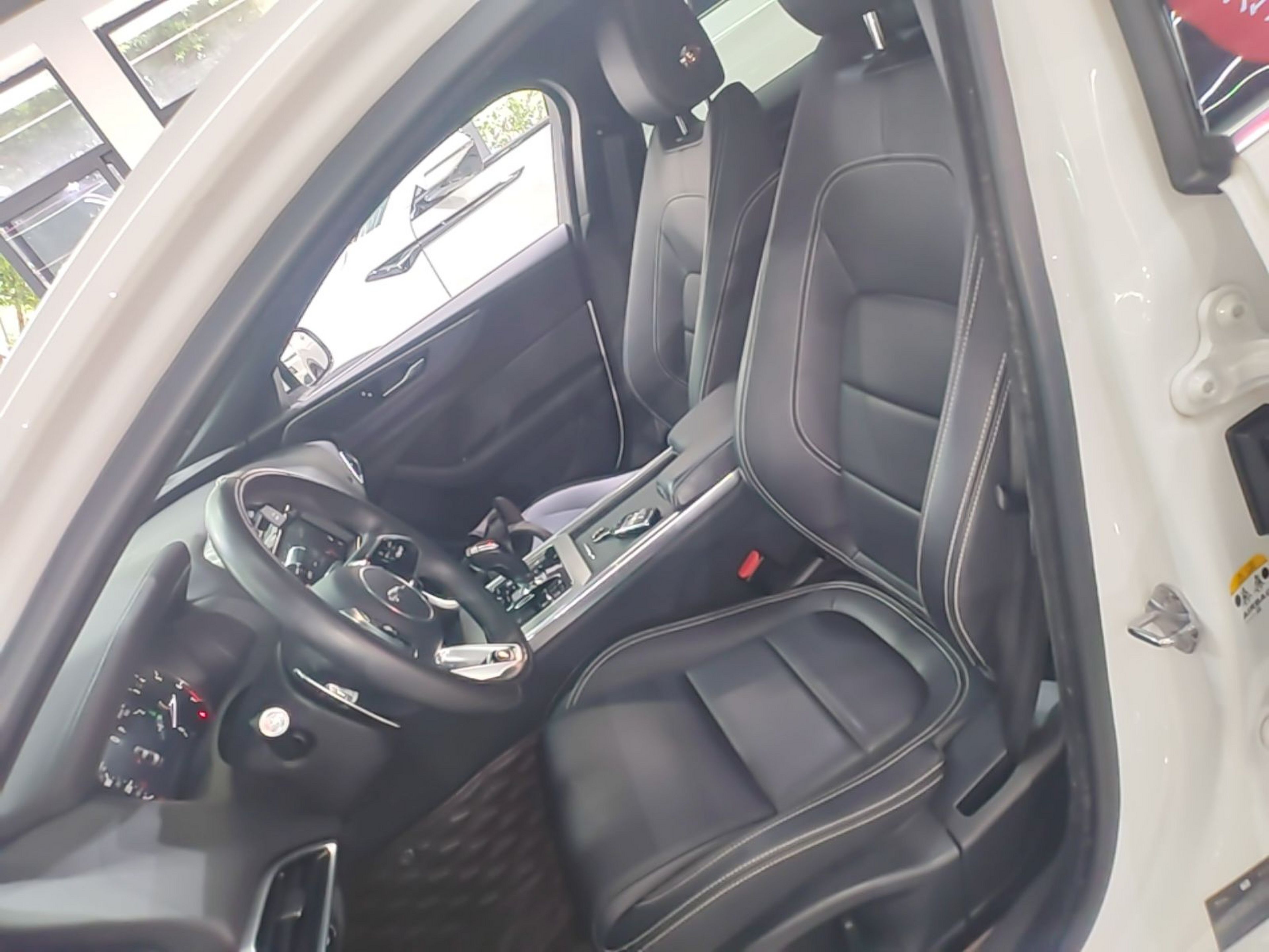 Vordere Reihe im Auto