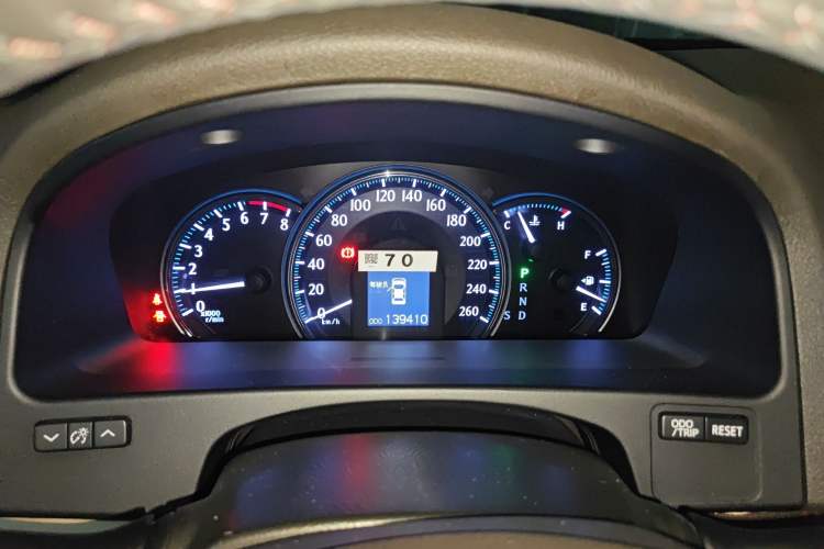 Used Toyota Crown 2011 2.5L Royal Special Edition with Leather and Sunroof Instrument Cluster