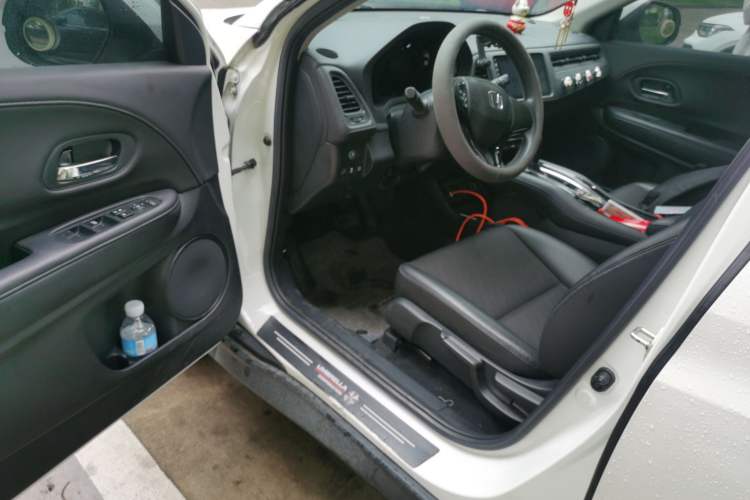 Used Honda Vezel 2020 1.5L CVT Luxury Edition Driver Seat