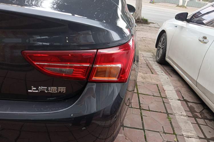 Used Buick Verano 2017 Sedan 15S Automatic Entry Model Right Rear Taillight