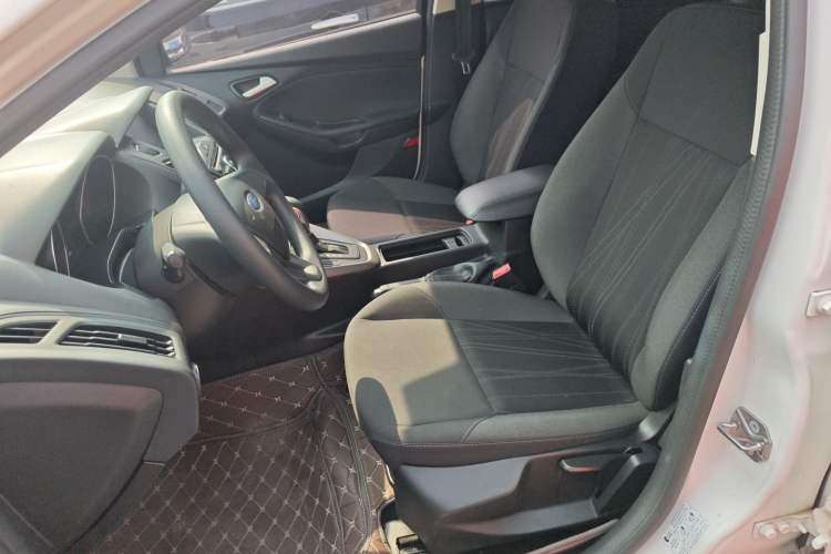 Used Ford Focus 2017 Hatchback 1.6L Automatic Comfort Plus SmartDrive Edition
