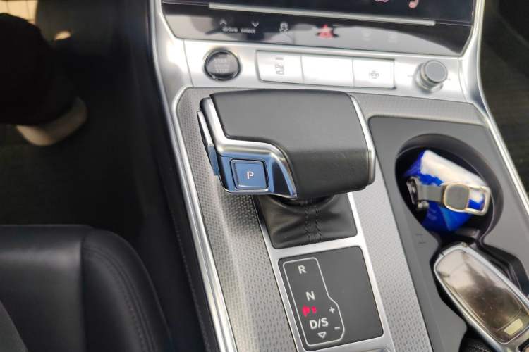 Used Audi A6 2022 allroad quattro Explorer 55 TFSI Prestige Off-Road Model