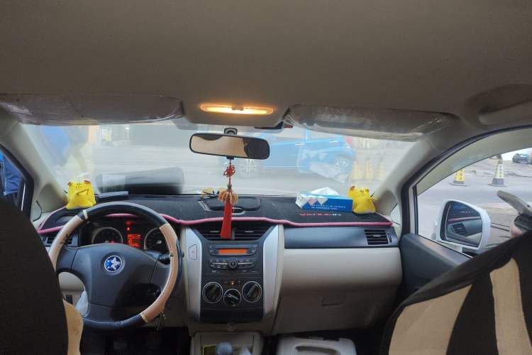 Used Venucia R50 2012 1.6L Manual Comfort Edition