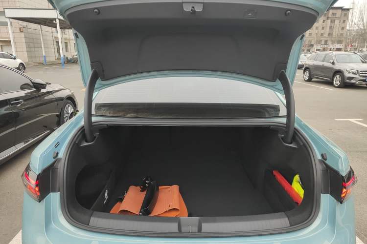 Used Volkswagen Passat 2025 Pro 380TSI Starry Dragon Luxury Edition
