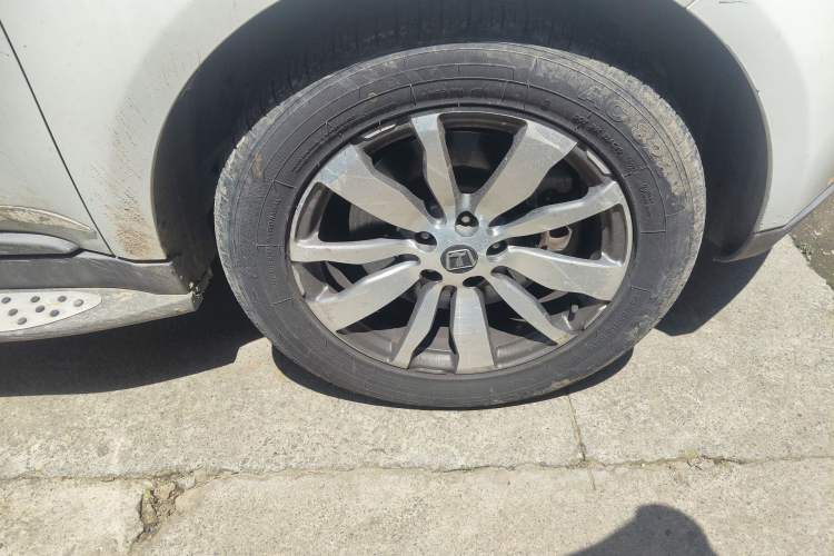 Used Luxgen Great 7 SUV 2015 2.2T Two-Wheel-Drive ZhiZun Version Right Front Wheel Hub