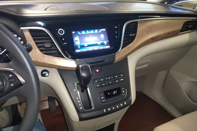 Used Buick GL8 2018 ES 28T Comfort Model China VI Standard Audio And AC Panel