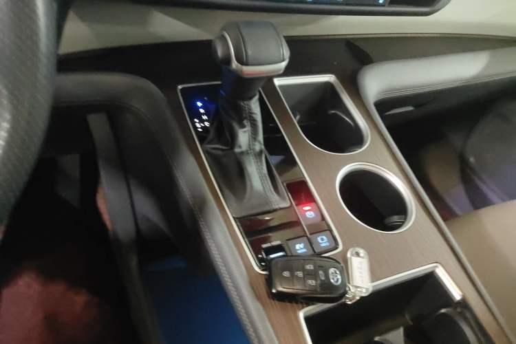 Used Toyota Sienna 2021 2.5L Hybrid Luxury Edition