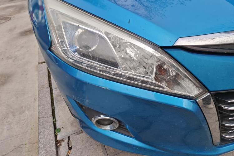 Used Luxgen U6 SUV 2015 1.8T Fashion Edition Right Front Headlight